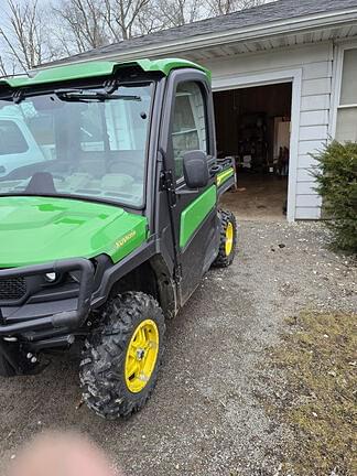 Image of John Deere XUV 835R equipment image 3