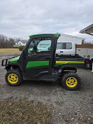 Image of John Deere XUV 835R equipment image 1