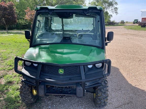 Image of John Deere XUV 835R equipment image 1