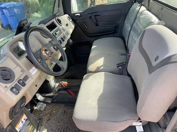 Image of John Deere XUV 835R equipment image 4