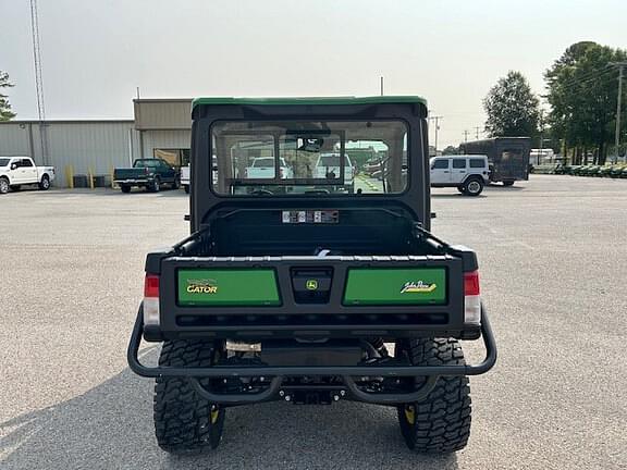 Image of John Deere XUV 835R equipment image 4