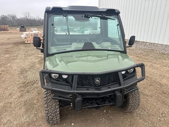 Image of John Deere XUV 835R equipment image 1