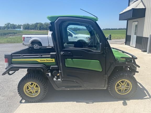 Image of John Deere XUV 835R equipment image 3