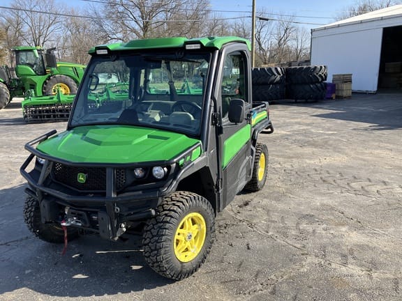 2023 John Deere XUV 835R Equipment Image0