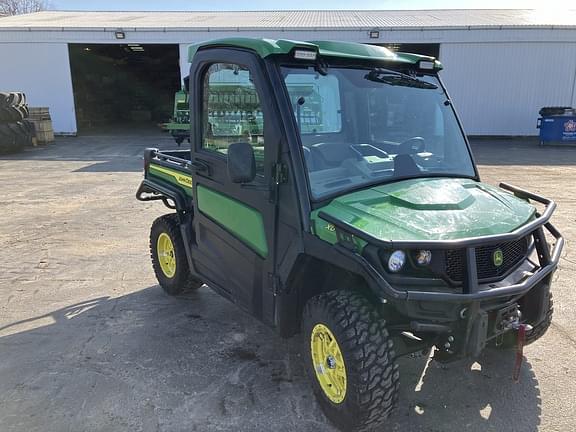 Image of John Deere XUV 835R equipment image 1