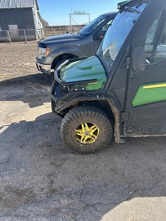 Image of John Deere XUV 835R equipment image 1