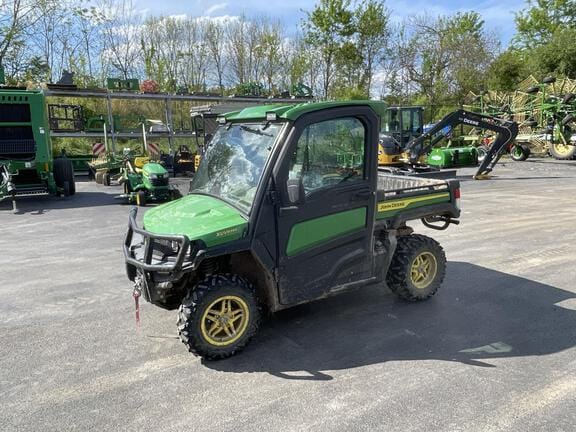 2023 John Deere XUV 835R Equipment Image0