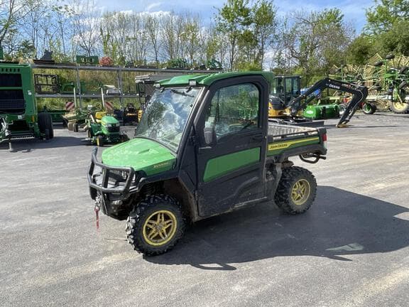 Image of John Deere XUV 835R Primary image