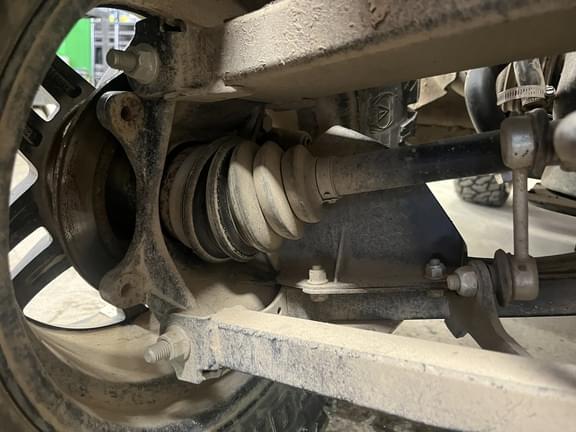 Image of John Deere XUV 835R equipment image 4