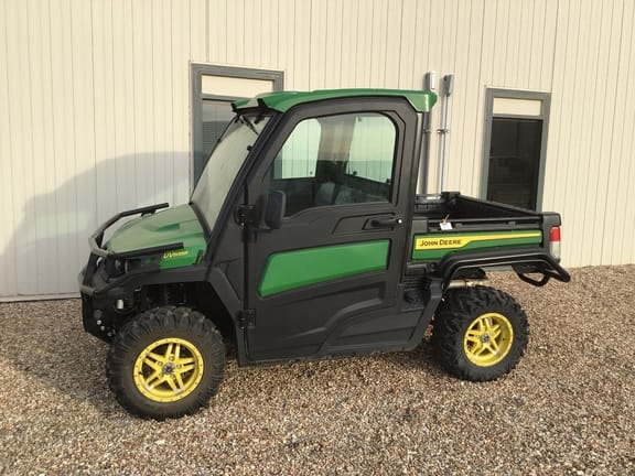 2023 John Deere XUV 835R Equipment Image0