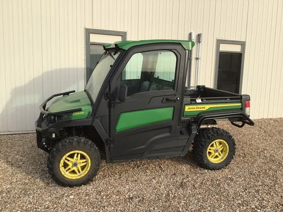Image of John Deere XUV 835R equipment image 1