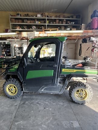 Image of John Deere XUV 835R Primary Image