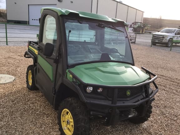 Image of John Deere XUV 835R Primary image