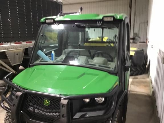 Image of John Deere XUV 835R equipment image 1