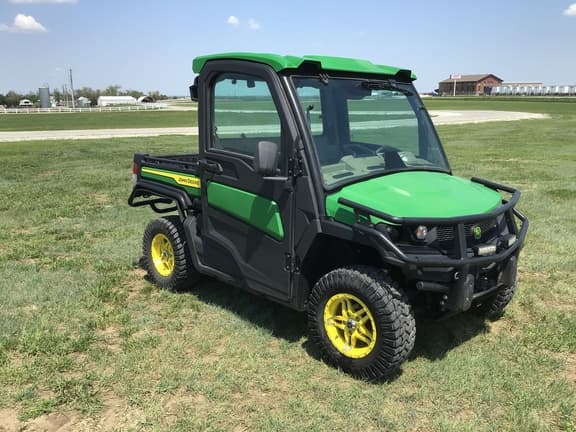 Image of John Deere XUV 835R equipment image 2