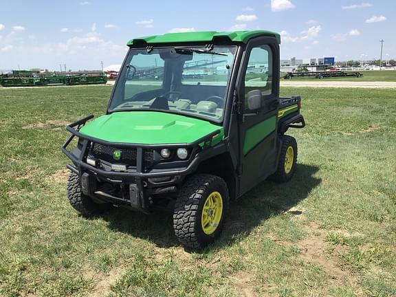 Image of John Deere XUV 835R equipment image 2