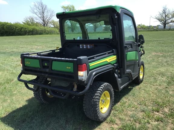 Image of John Deere XUV 835R equipment image 3