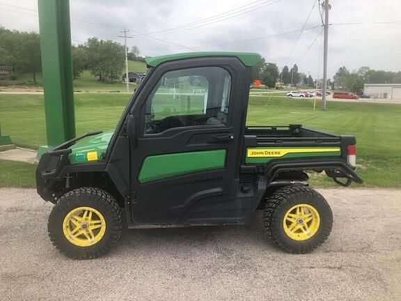 Image of John Deere XUV 835R equipment image 1