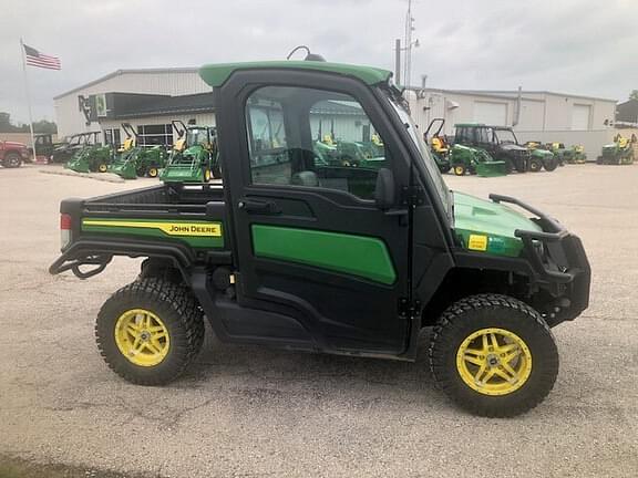 Image of John Deere XUV 835R equipment image 4