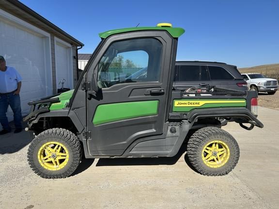 Image of John Deere XUV 835R equipment image 2