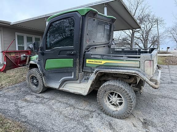 Image of John Deere XUV 835R equipment image 1