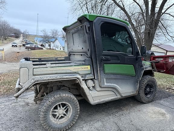 Image of John Deere XUV 835R equipment image 3