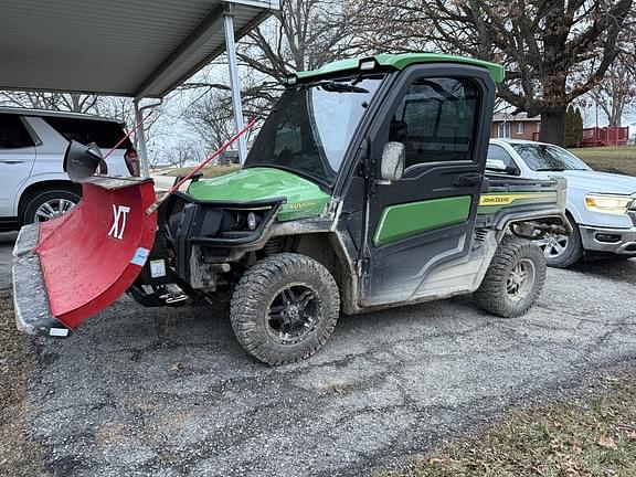 Image of John Deere XUV 835R Primary image