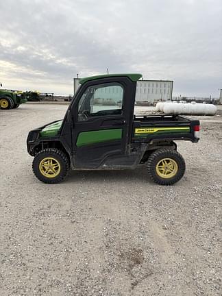 Image of John Deere XUV 835R equipment image 1