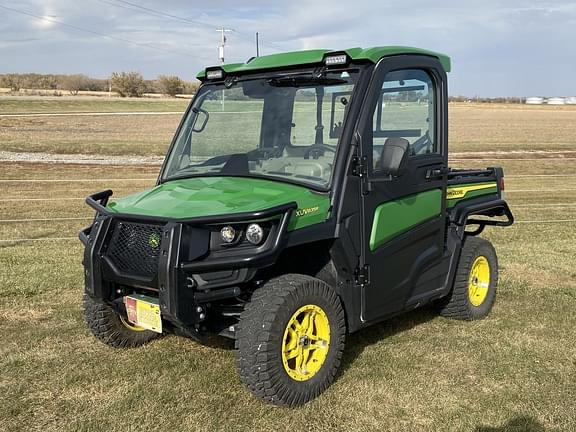 Image of John Deere XUV 835R Primary image