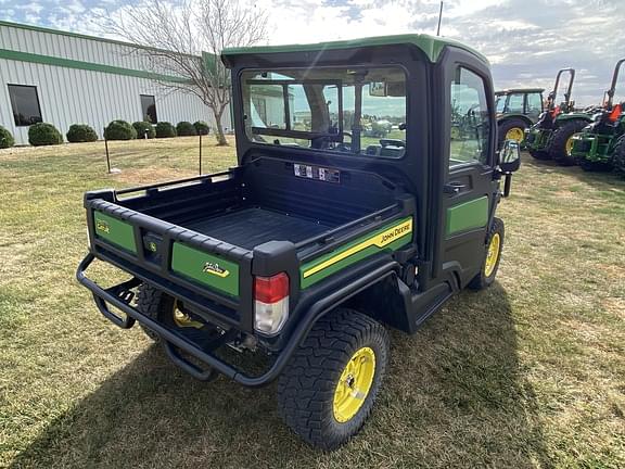 Image of John Deere XUV 835R equipment image 4