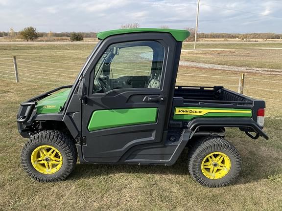 Image of John Deere XUV 835R equipment image 1