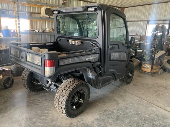 Image of John Deere XUV 835R equipment image 1