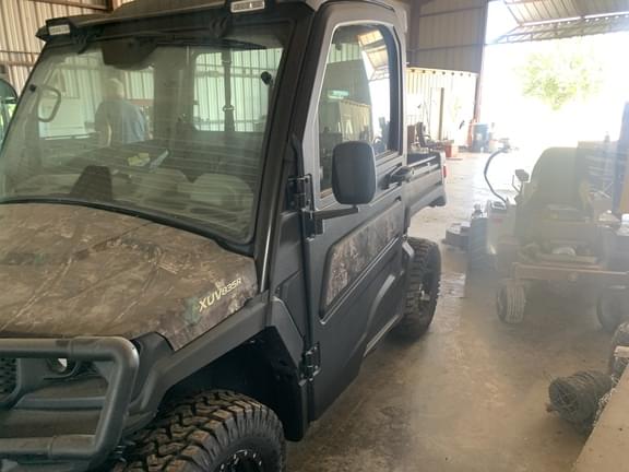Image of John Deere XUV 835R equipment image 3