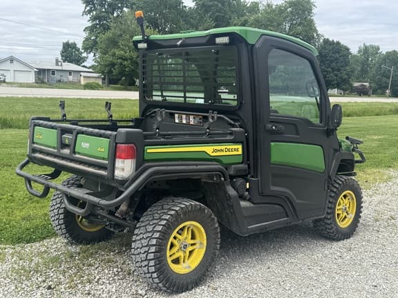Image of John Deere XUV 835R equipment image 2
