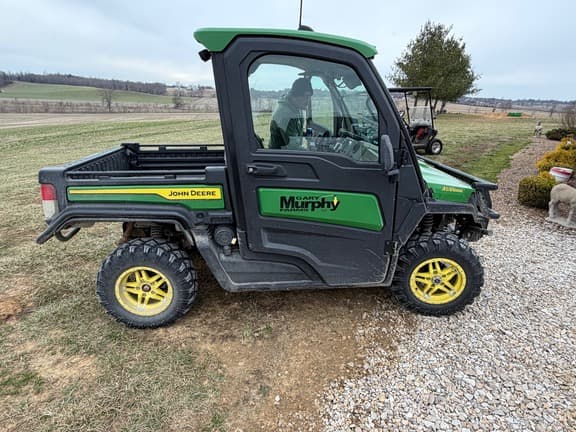 Image of John Deere XUV 835R equipment image 1