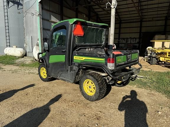 Image of John Deere XUV 835R equipment image 2