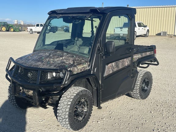 2023 John Deere XUV 835R Equipment Image0