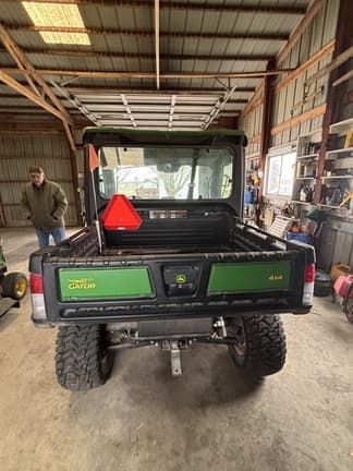 Image of John Deere XUV 835R equipment image 4