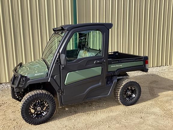 Image of John Deere XUV 835R equipment image 1