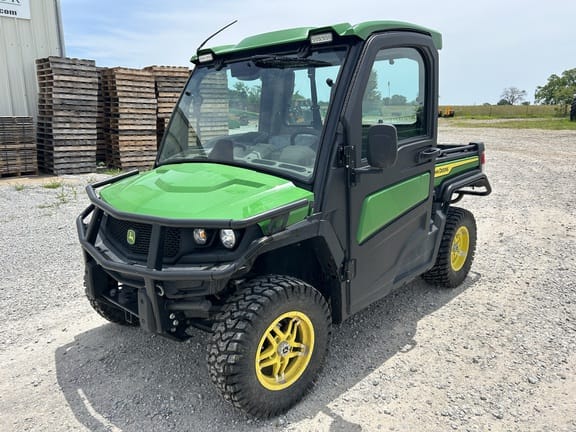 2023 John Deere XUV 835R Equipment Image0