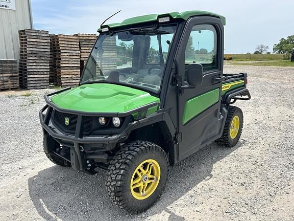 Image of John Deere XUV 835R Primary image