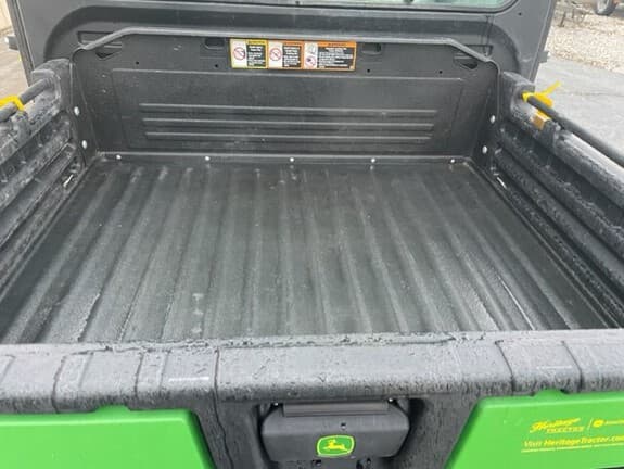 Image of John Deere XUV 835R equipment image 4