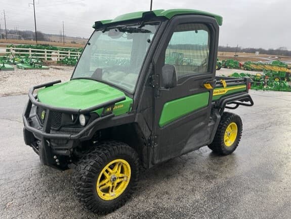 Image of John Deere XUV 835R Primary image