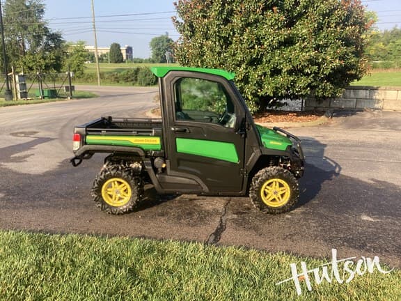 Image of John Deere XUV 835R equipment image 3