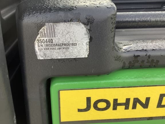 Image of John Deere XUV 835R equipment image 1