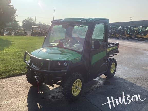 Image of John Deere XUV 835R equipment image 1