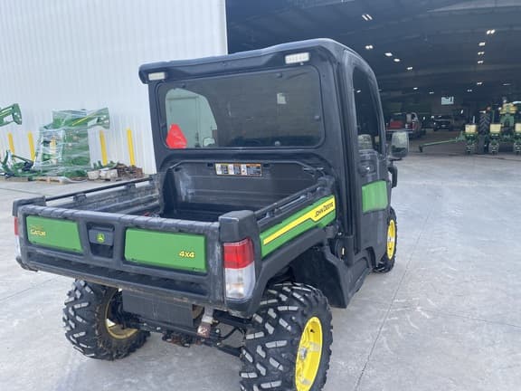 Image of John Deere XUV 835R equipment image 2