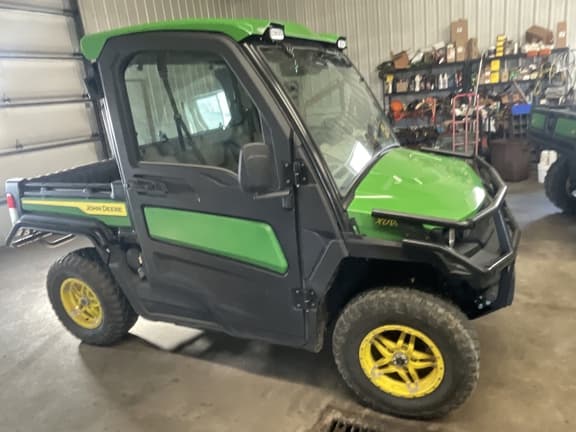 Image of John Deere XUV 835R equipment image 3