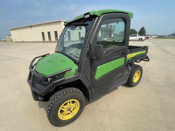 2023 John Deere XUV 835R Equipment Image0