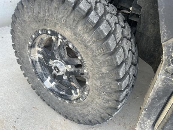 Image of John Deere XUV 835R equipment image 4